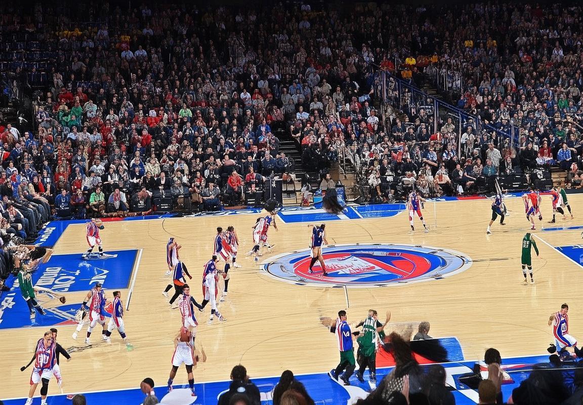 NBA焦点对决：费城76人VS密尔沃基雄鹿巅峰战分析