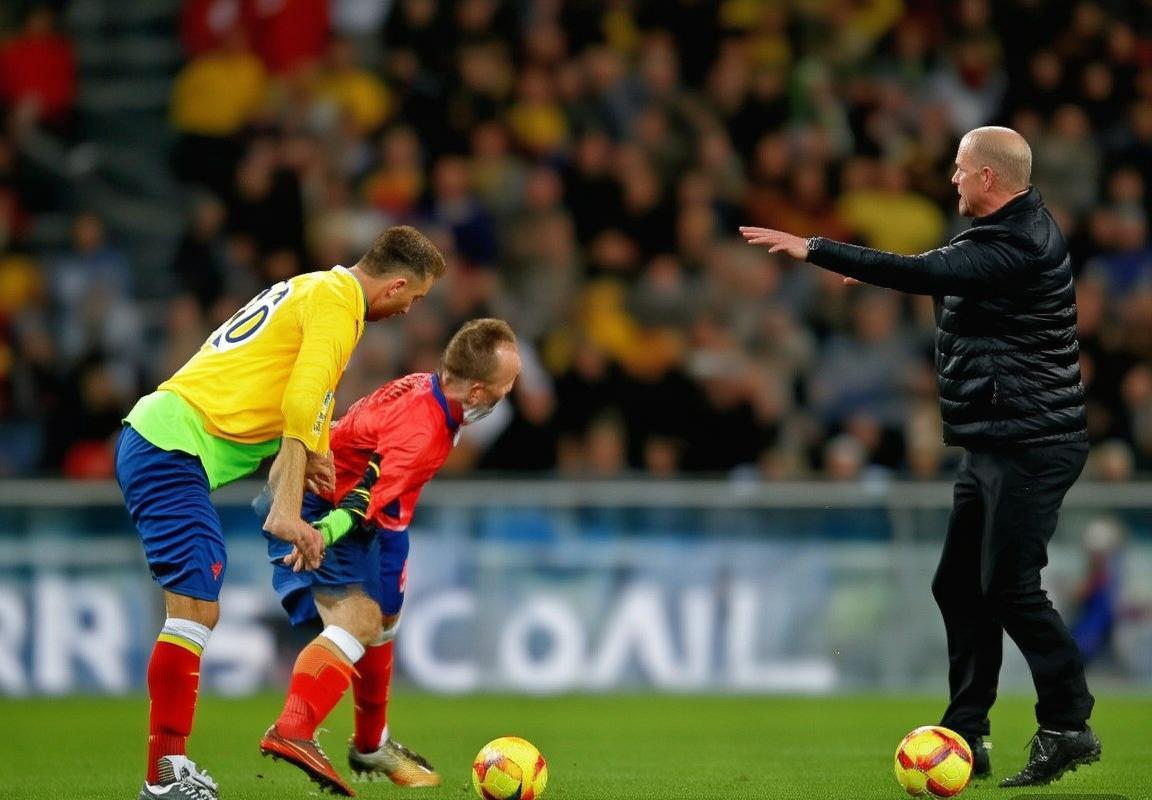 瓜迪奥拉欧冠淘汰赛换人策略：全员进球的战术艺术(图2)