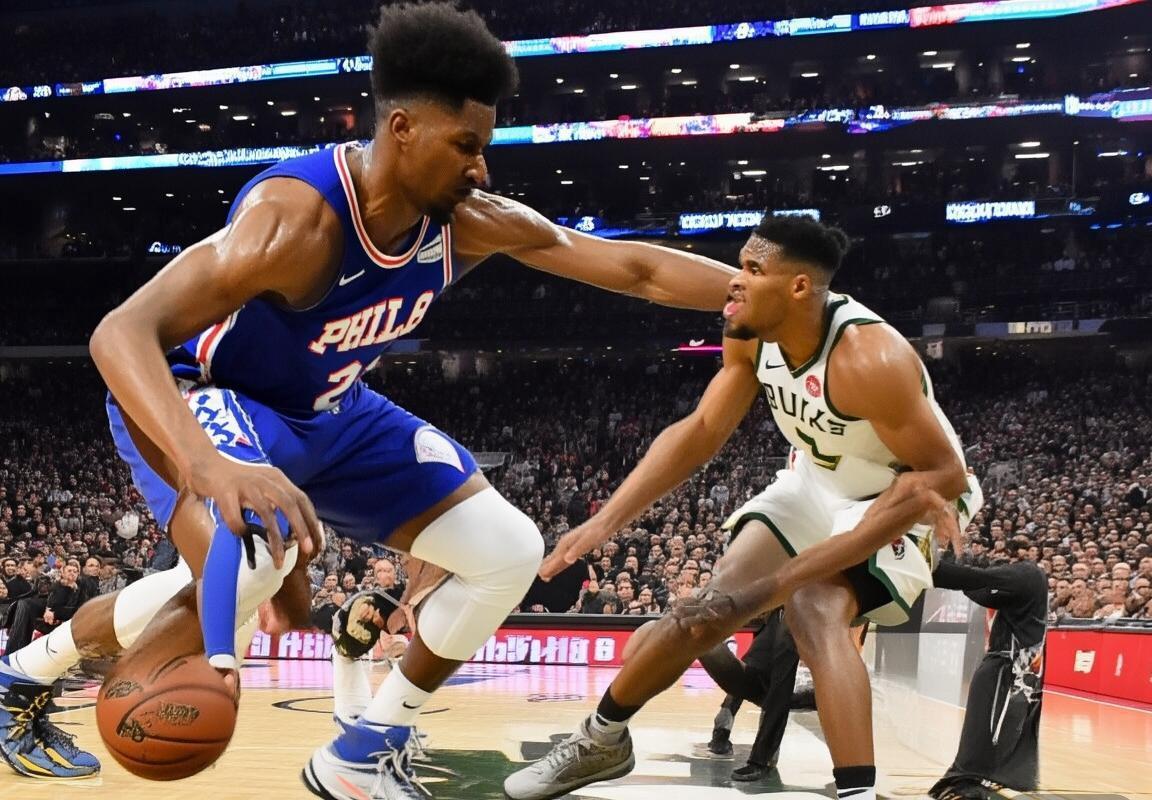 NBA焦点对决：费城76人VS密尔沃基雄鹿巅峰战分析(图3)